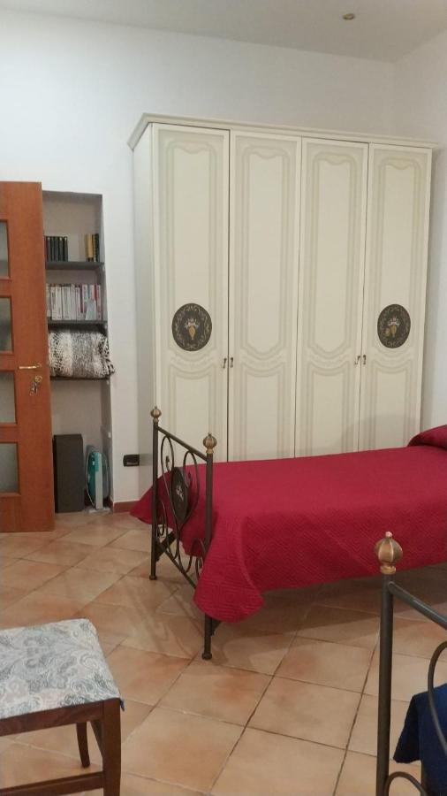 Camere Simili A Ostello Solo Per Uomini - Hostel-Like Rooms Only For Man Taranto Luaran gambar
